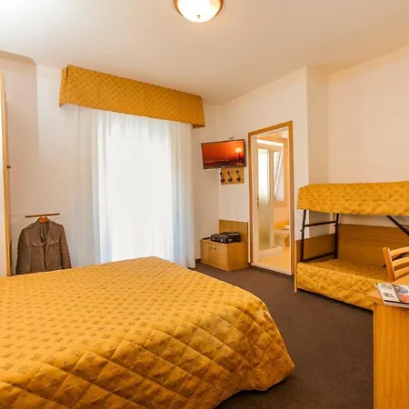 Lilia فندق ليدو دي يسولو